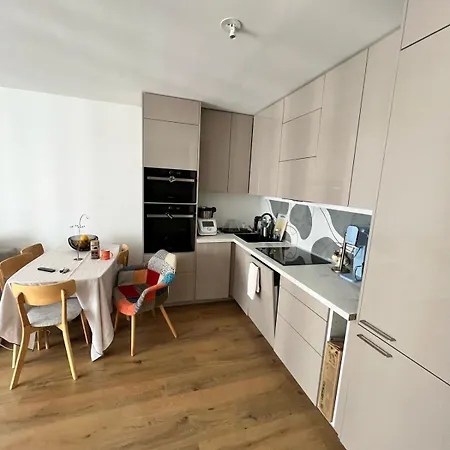 Nid Douillet Equipe A Saint-ouen Apartment